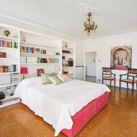 ונציה Ca' Fenice, Charming Apartment In San Marco, Sleep 7 מראה חיצוני תמונה
