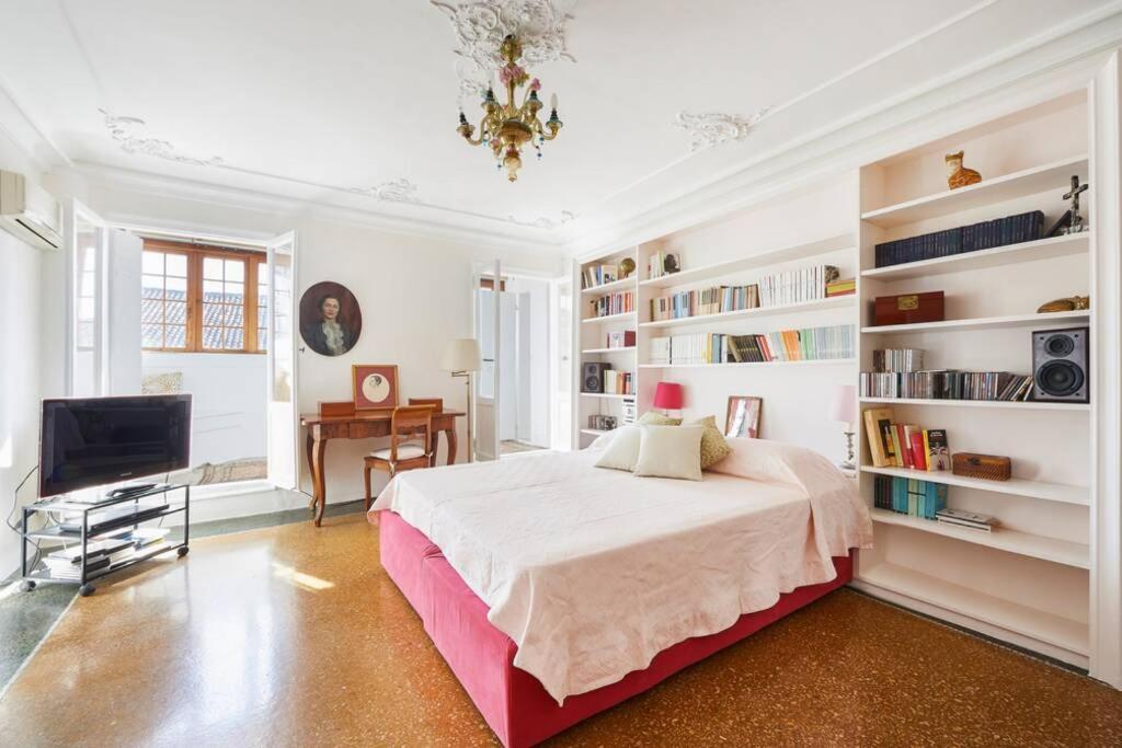 ונציה Ca' Fenice, Charming Apartment In San Marco, Sleep 7 מראה חיצוני תמונה