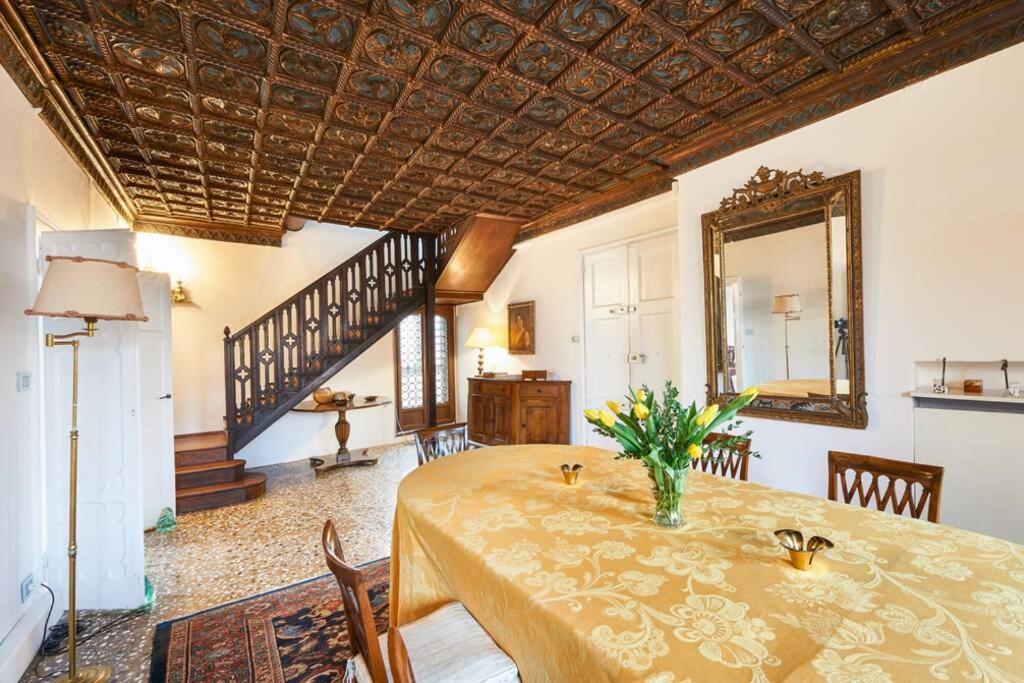 ונציה Ca' Fenice, Charming Apartment In San Marco, Sleep 7 מראה חיצוני תמונה