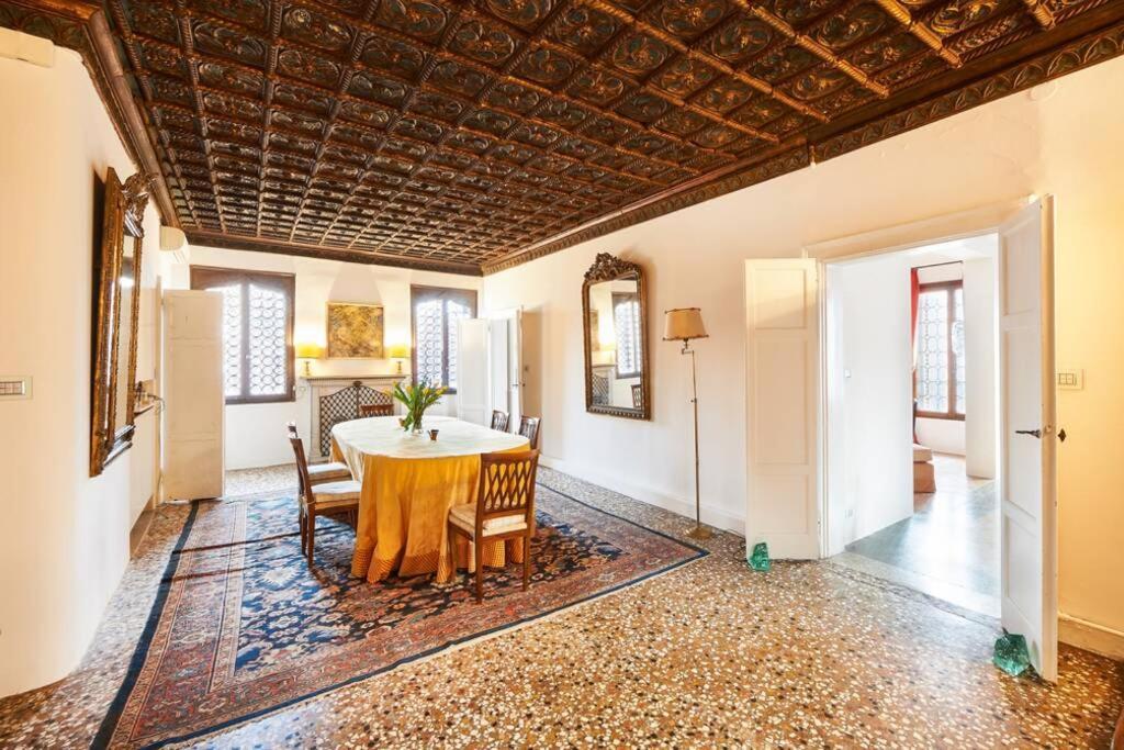 ונציה Ca' Fenice, Charming Apartment In San Marco, Sleep 7 מראה חיצוני תמונה